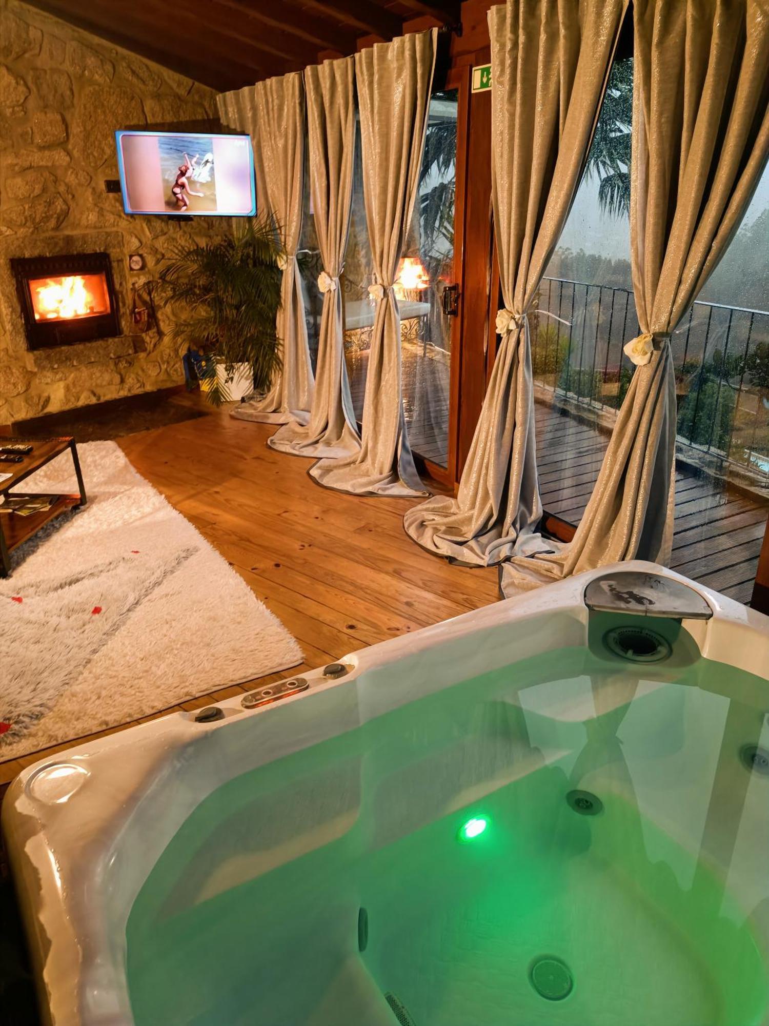 מלון ארקוס דה ואלדבז Casa Favo De Mel - Jacuzzi Privado & Lareira - Piscina מראה חיצוני תמונה