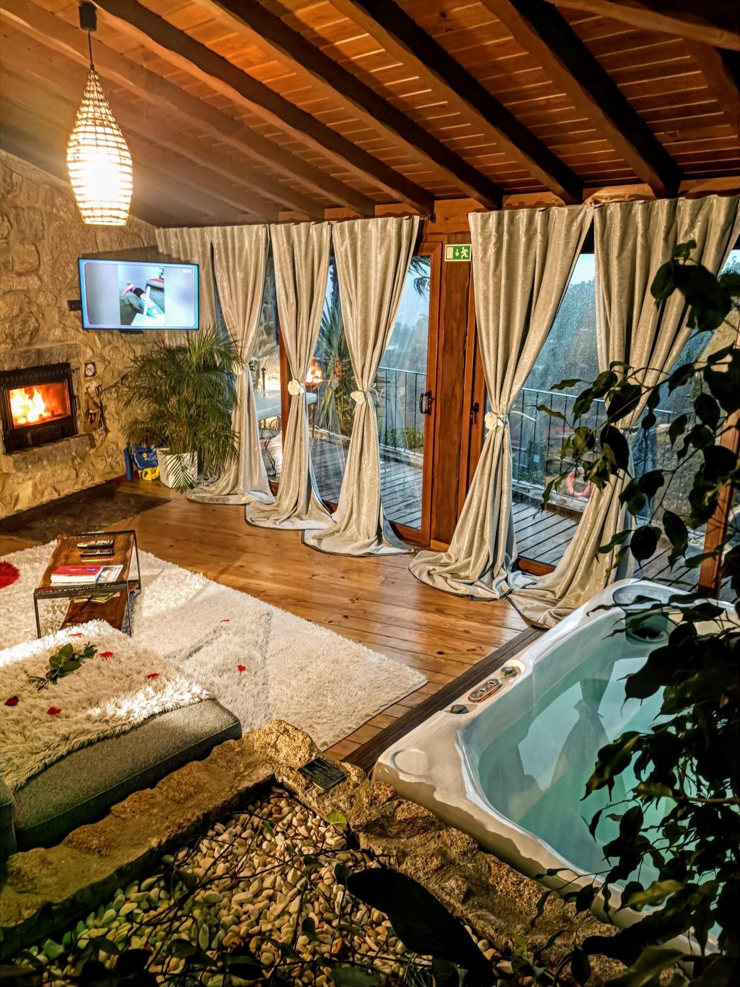 מלון ארקוס דה ואלדבז Casa Favo De Mel - Jacuzzi Privado & Lareira - Piscina מראה חיצוני תמונה