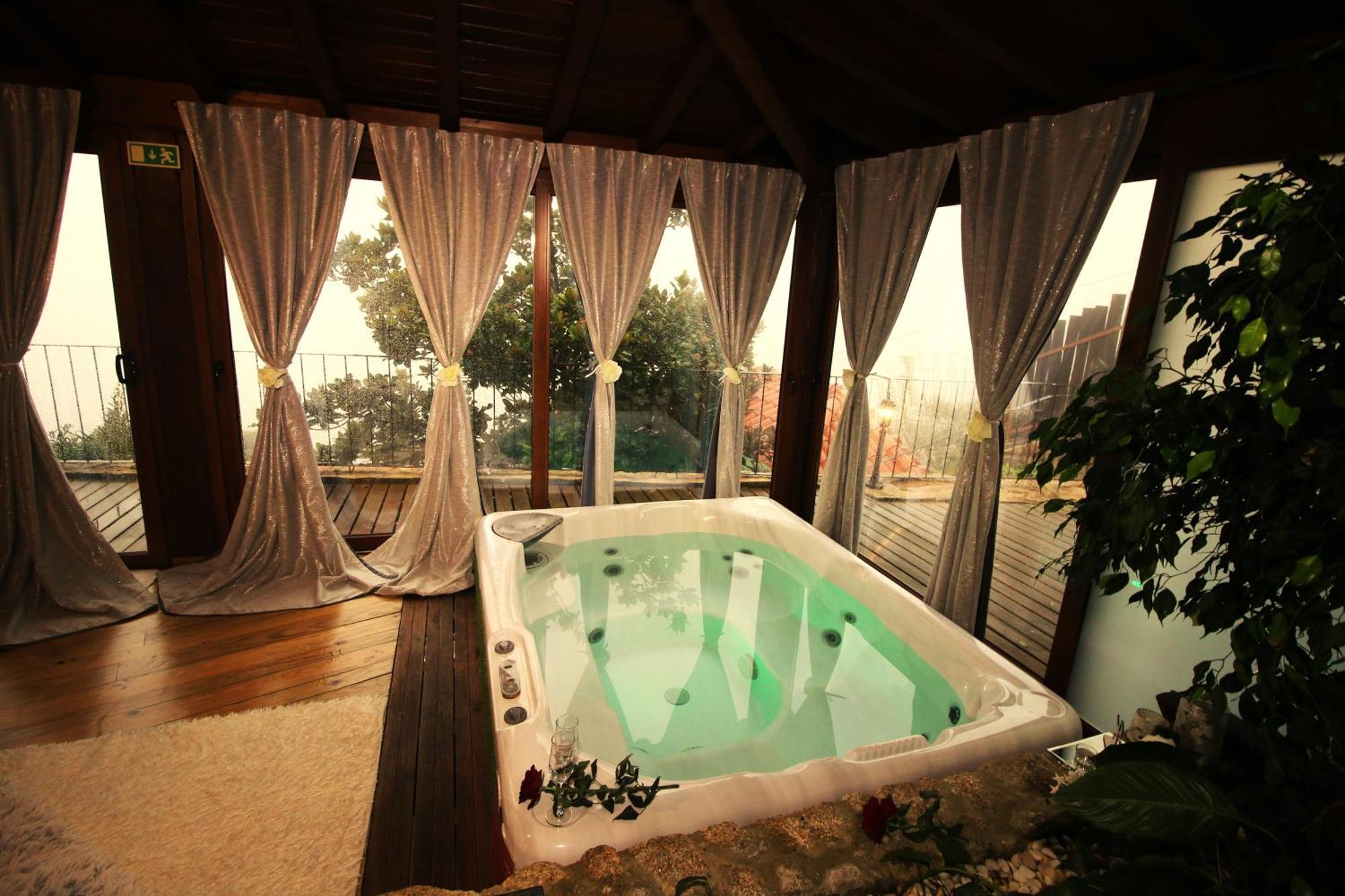 מלון ארקוס דה ואלדבז Casa Favo De Mel - Jacuzzi Privado & Lareira - Piscina מראה חיצוני תמונה