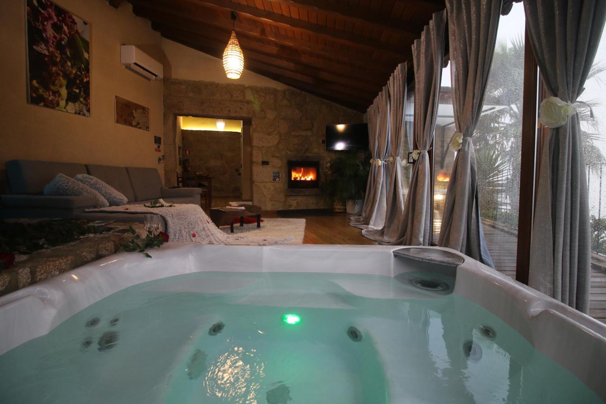 מלון ארקוס דה ואלדבז Casa Favo De Mel - Jacuzzi Privado & Lareira - Piscina מראה חיצוני תמונה