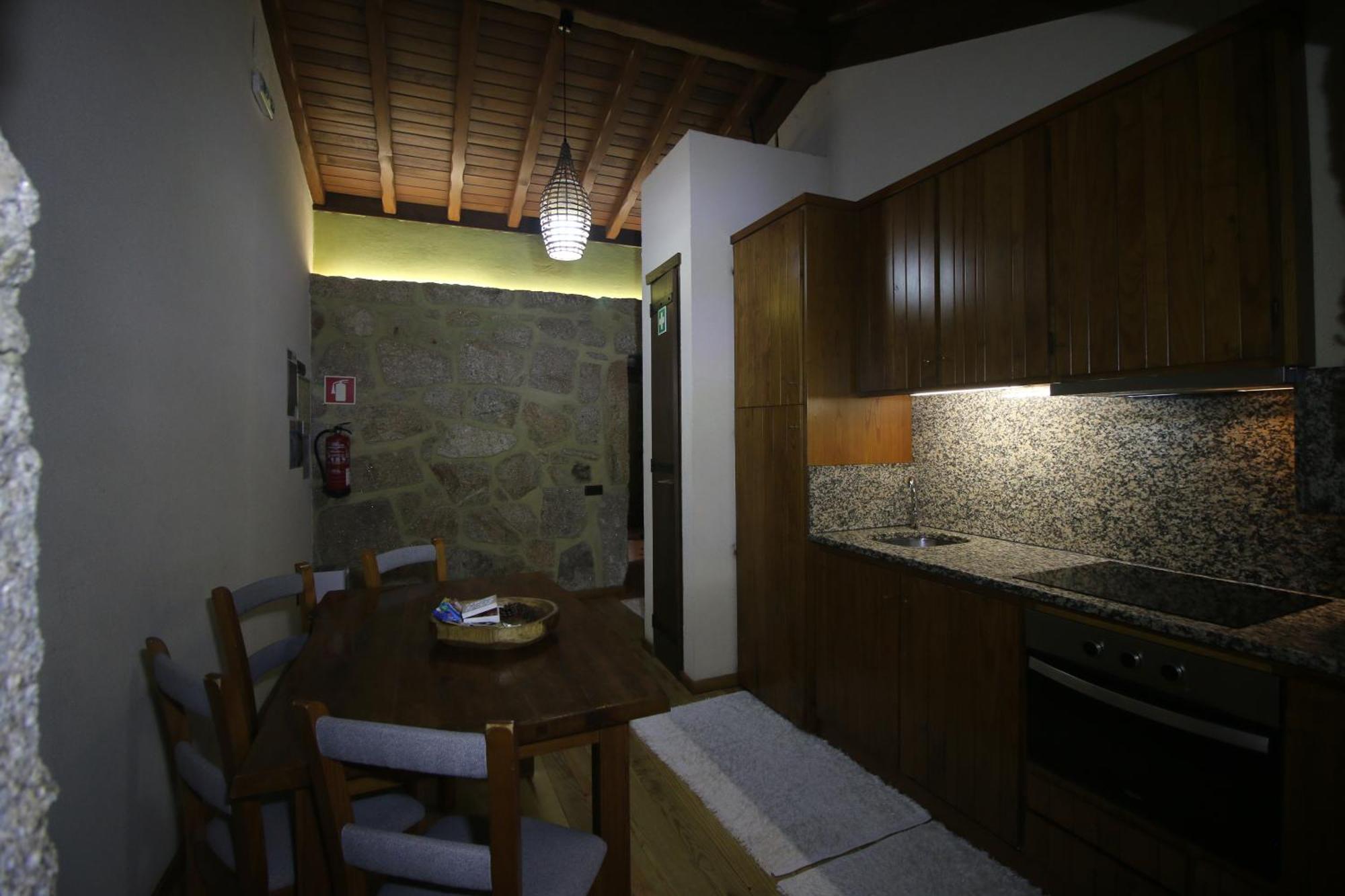 מלון ארקוס דה ואלדבז Casa Favo De Mel - Jacuzzi Privado & Lareira - Piscina מראה חיצוני תמונה